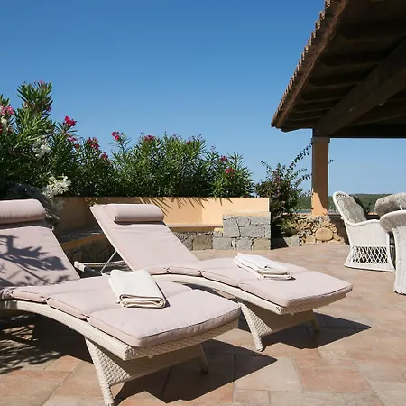 Apartment Casa Azul, Seaview Terrace, Private Parking, Pool Marinella (Sardinia)