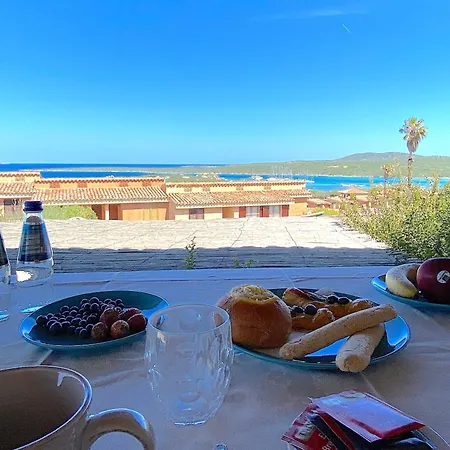 Apartment Casa Azul, Seaview Terrace, Private Parking, Pool Marinella (Sardinia)