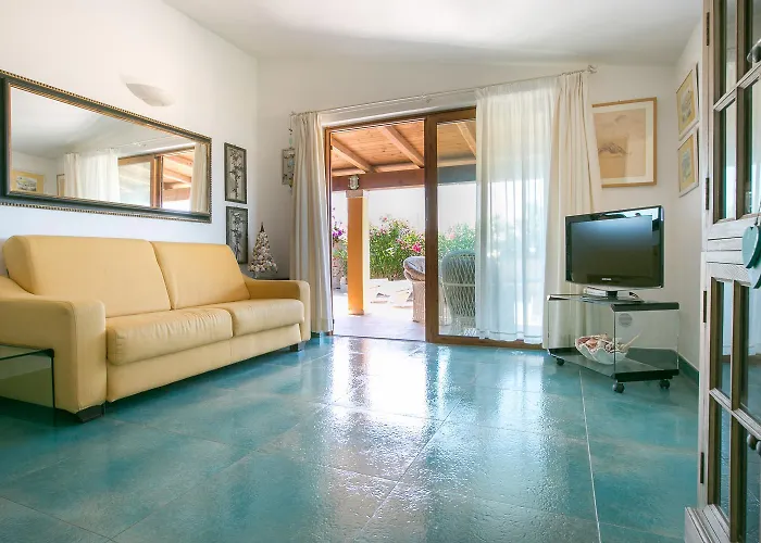 Casa Azul, Seaview Terrace, Private Parking, Pool * Marinella (Sardinia)
